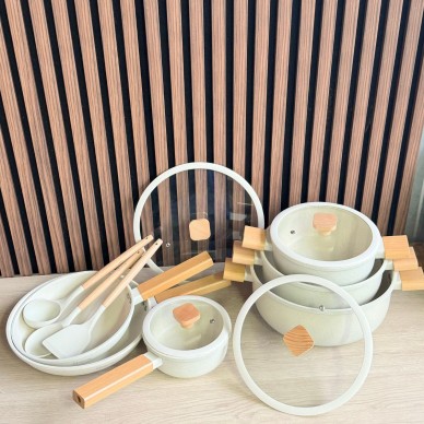 Batterie de cuisine beige /...