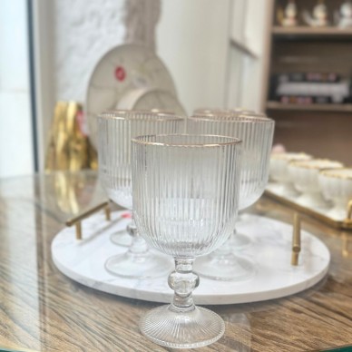 Verres à boisson gold sur pied